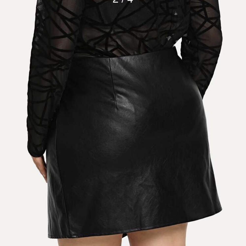 SHEIN Black Faux Alligator Zippered Mini Skirt - Picture 3 of 8